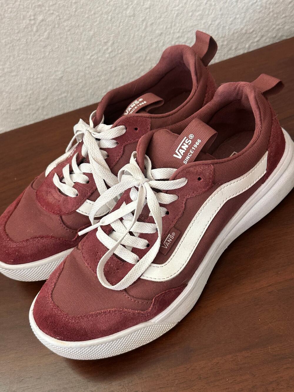 Vans Range EXP Sneakers Women's 7.5 Burgundy Suede Mesh White Stripe